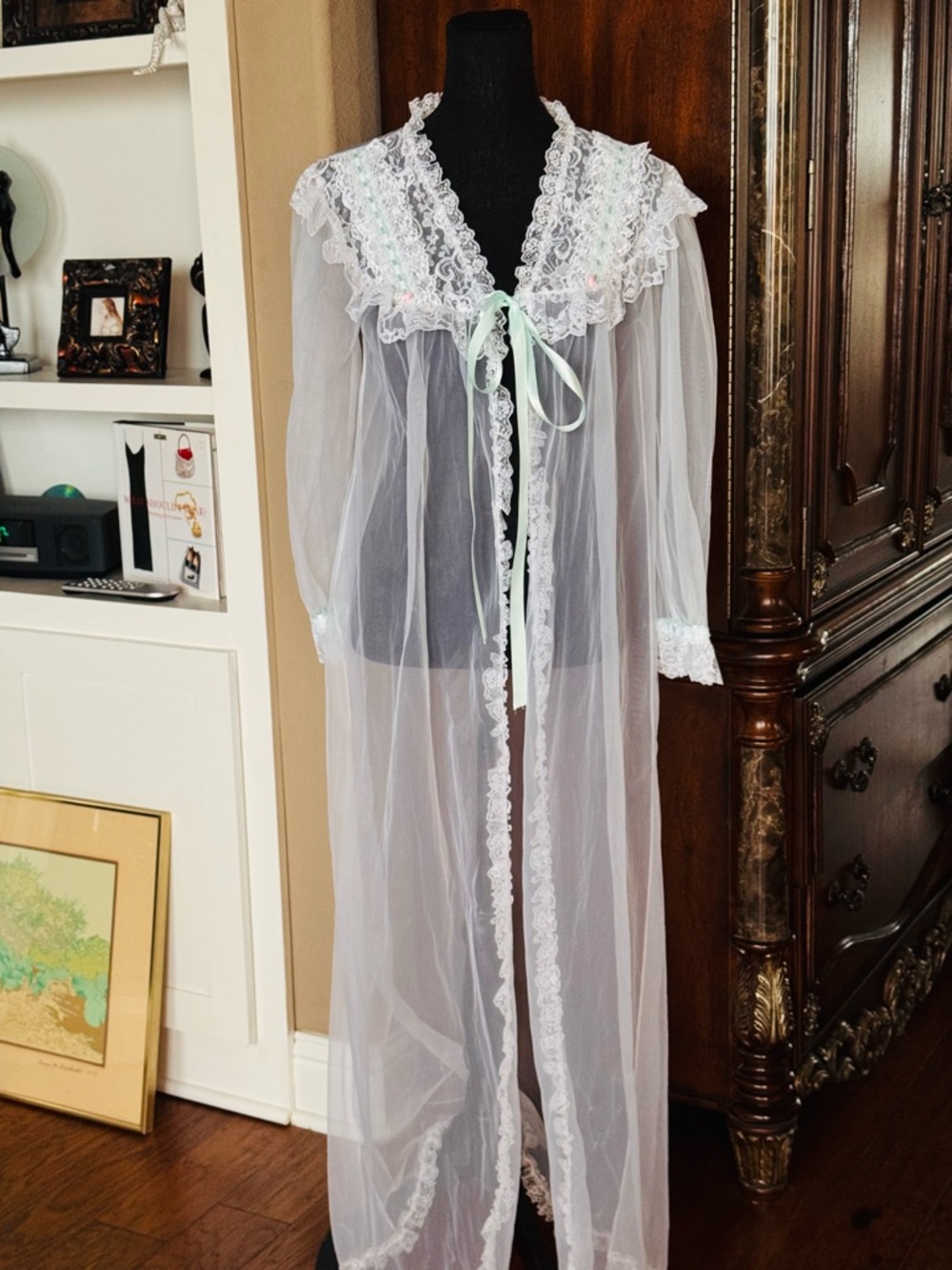 Vintage Quite Moments  White‎ Lace-Trim Long Robe